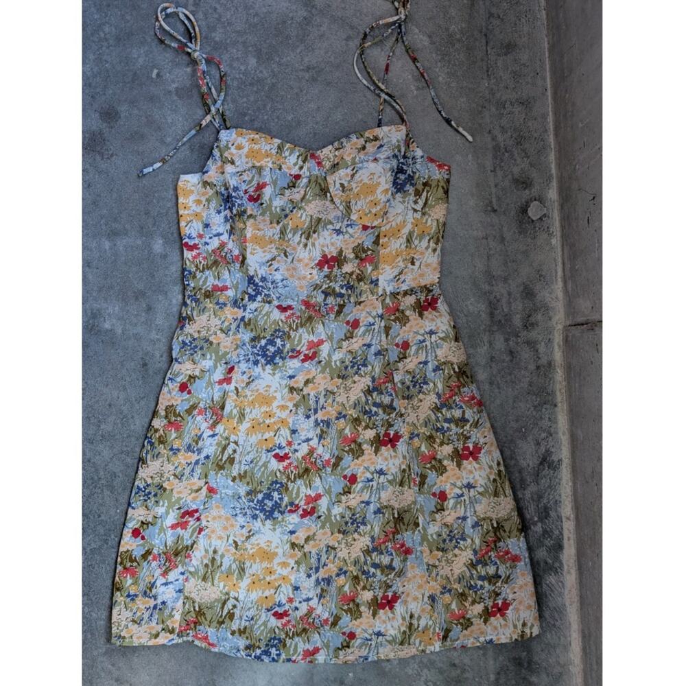 CIDER Ditsy Floral Dress Size Medium Tie Straps Spring Flower Print Flowy Airy - Picture 3 of 11